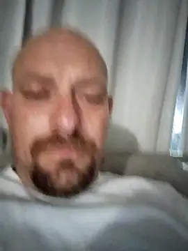 Snapshot of jayjay198080 chatting on 03/17/25, 06:51 jayjay198080 online show from 03/17/25, 06:51