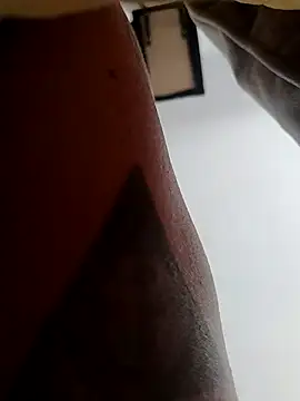 Snapshot of jayjay198080 chatting on 03/21/25, 10:28 jayjay198080 online show from 03/21/25, 10:28