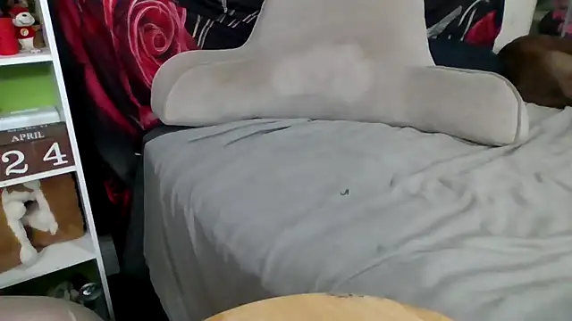 AverageRose online show from 04/26/26, 07:50