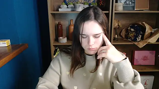 mini girly online show from 10/24/25, 04:31