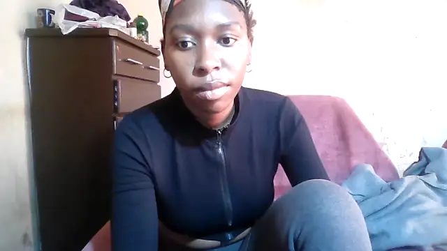 Hotdaily04 online show from 09/21/25, 07:54