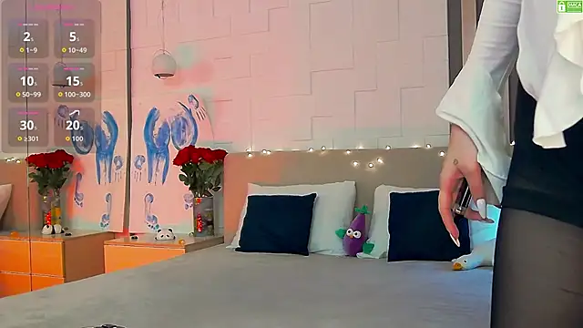 Emma plux online show from 09/17/25, 08:05