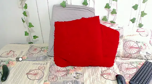 Snapshot of mia_grey01 chatting on 01/23/25, 03:11 mia grey01 online show from 01/23/25, 03:11