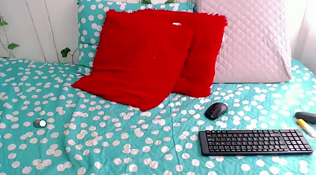 Snapshot of mia_grey01 chatting on 01/25/25, 06:13 mia grey01 online show from 01/25/25, 06:13