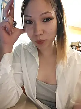 LoveFoxyQueen online show from 05/22/26, 05:07