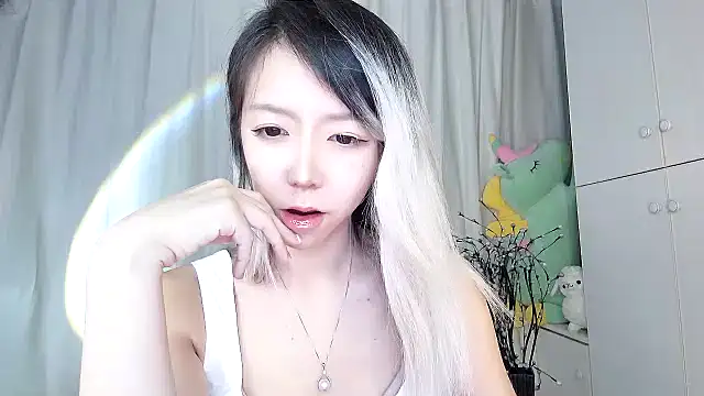 Snapshot of Ciri-CC chatting on 02/27/25, 02:32 Ciri-CC online show from 02/27/25, 02:32