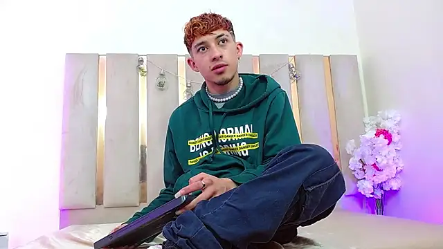 Axel tay online show from 10/23/25, 03:28