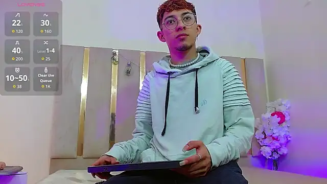 Axel tay online show from 10/24/25, 03:36