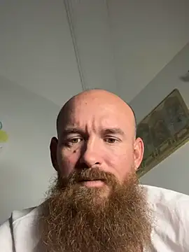 Snapshot of 32XRedBeard chatting on 01/08/25, 02:14 32XRedBeard online show from 01/08/25, 02:14