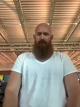 Snapshot of 32XRedBeard chatting on 03/12/25, 01:40 32XRedBeard online show from 03/12/25, 01:40