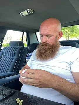 Snapshot of 32XRedBeard chatting on 03/22/25, 05:20 32XRedBeard online show from 03/22/25, 05:20