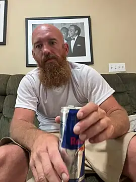 Snapshot of 32XRedBeard chatting on 05/03/26, 12:55 32XRedBeard online show from 05/03/26, 12:55