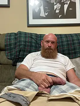 Snapshot of 32XRedBeard chatting on 05/04/26, 01:01 32XRedBeard online show from 05/04/26, 01:01