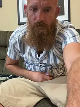 Snapshot of 32XRedBeard chatting on 05/08/26, 10:48 32XRedBeard online show from 05/08/26, 10:48