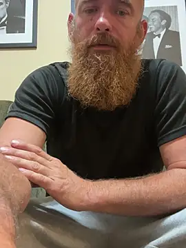 Snapshot of 32XRedBeard chatting on 05/22/26, 09:48 32XRedBeard online show from 05/22/26, 09:48