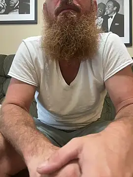 Snapshot of 32XRedBeard chatting on 06/27/26, 10:26 32XRedBeard online show from 06/27/26, 10:26