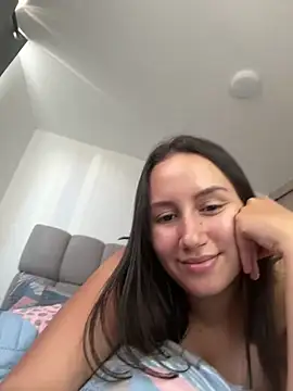 Snapshot of Jullya_x chatting on 06/19/26, 09:07 Jullya x online show from 06/19/26, 09:07