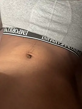 Snapshot of mdnn77 chatting on 02/20/25, 02:24 mdnn77 online show from 02/20/25, 02:24