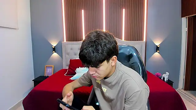 Tommy18   online show from 10/25/25, 03:25