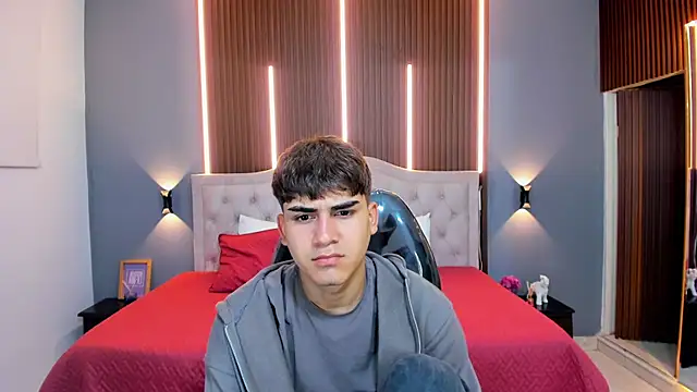 Tommy18   online show from 10/29/25, 03:31