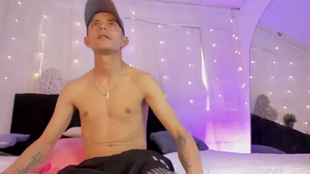 Bonny and carrot online show from 11/18/25, 07:29