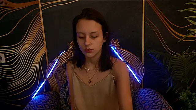 AnnaElys online show from 01/31/25, 08:54