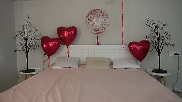 AnnaElys online show from 02/17/25, 08:52