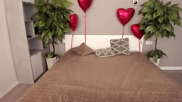 AnnaElys online show from 02/20/25, 09:20