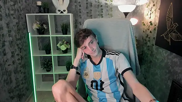 John Weasley online show from 11/07/25, 01:11