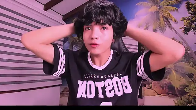 AllanYong18 online show from 02/17/25, 05:25