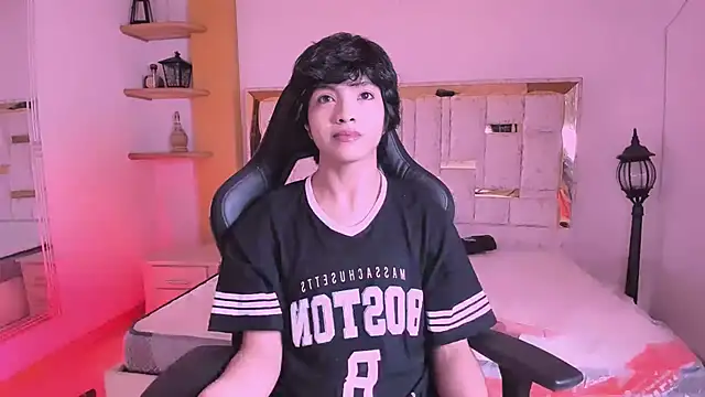 AllanYong18 online show from 03/01/25, 01:53