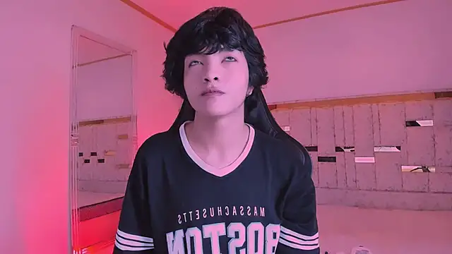 AllanYong18 online show from 03/11/25, 07:15