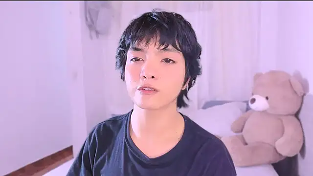 AllanYong18 online show from 09/10/25, 08:03