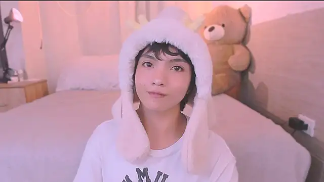 AllanYong18 online show from 09/20/25, 02:12