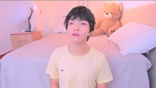 AllanYong18 online show from 10/25/25, 01:40