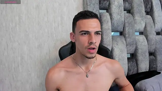 Snapshot of Jacob_Janner chatting on 01/15/25, 04:15 Jacob Janner online show from 01/15/25, 04:15