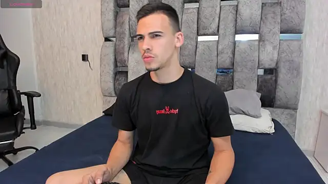 Snapshot of Jacob_Janner chatting on 01/17/25, 02:18 Jacob Janner online show from 01/17/25, 02:18