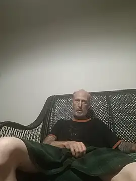 Snapshot of filthymind619 chatting on 05/17/26, 10:17 filthymind619 online show from 05/17/26, 10:17