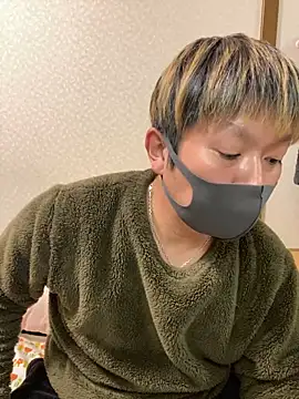 Snapshot of K0718 chatting on 02/07/25, 11:34 K0718 online show from 02/07/25, 11:34