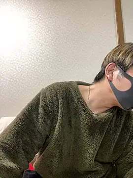 Snapshot of K0718 chatting on 02/15/25, 02:44 K0718 online show from 02/15/25, 02:44