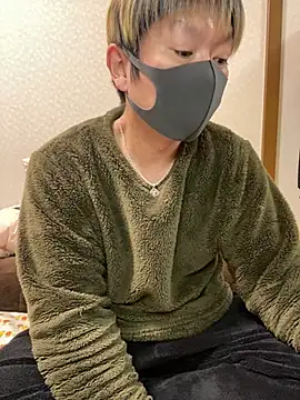 Snapshot of K0718 chatting on 02/18/25, 01:21 K0718 online show from 02/18/25, 01:21