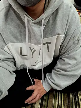 Snapshot of K0718 chatting on 02/20/26, 06:26 K0718 online show from 02/20/26, 06:26