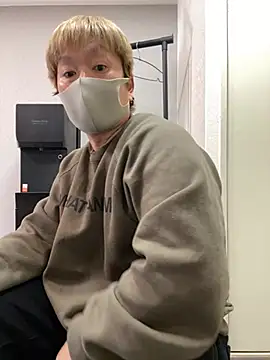 Snapshot of K0718 chatting on 02/23/26, 06:33 K0718 online show from 02/23/26, 06:33