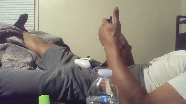 Snapshot of MrDaddyBbSnake chatting on 03/17/25, 05:34 MrDaddyBbSnake online show from 03/17/25, 05:34