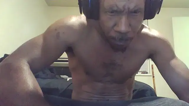 Snapshot of MrDaddyBbSnake chatting on 09/13/25, 04:01 MrDaddyBbSnake online show from 09/13/25, 04:01