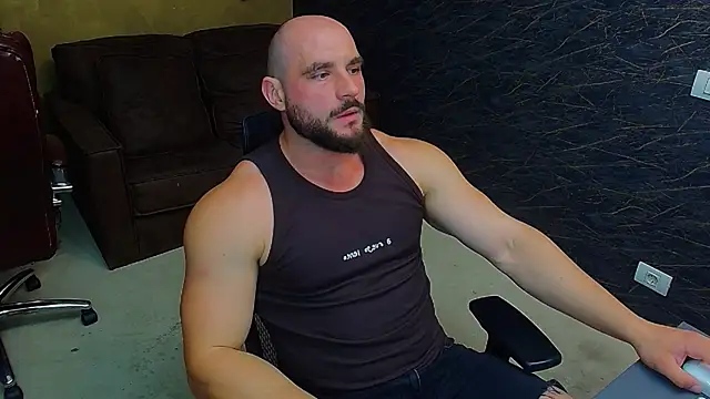 AdamJamesonn online show from 06/26/26, 05:12