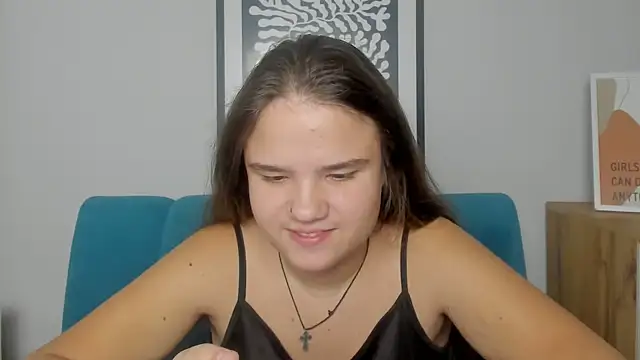 Snapshot of AdeleCruz chatting on 11/29/25, 01:03 AdeleCruz online show from 11/29/25, 01:03