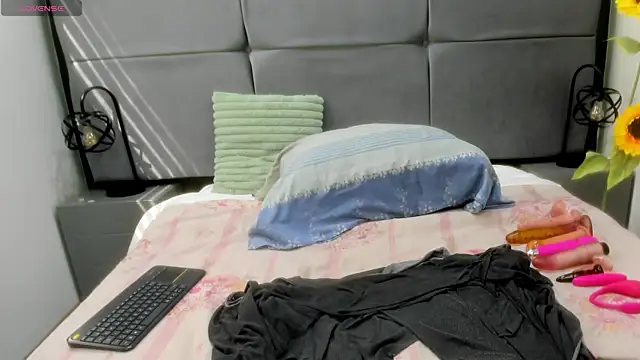 VickyBoobss online show from 09/17/25, 07:59