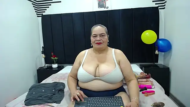 VickyBoobss online show from 10/28/25, 08:00