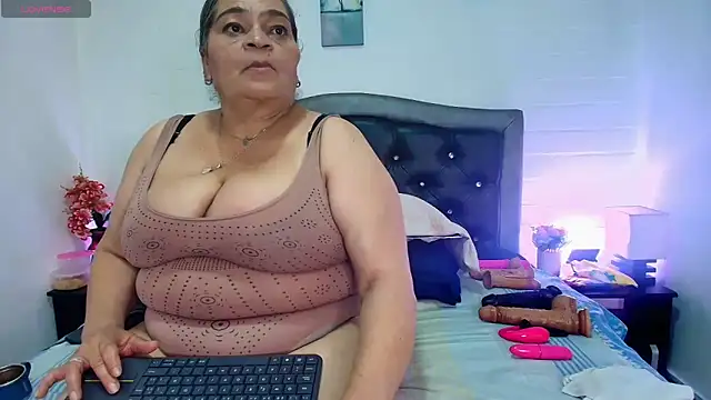 VickyBoobss online show from 05/12/26, 07:22